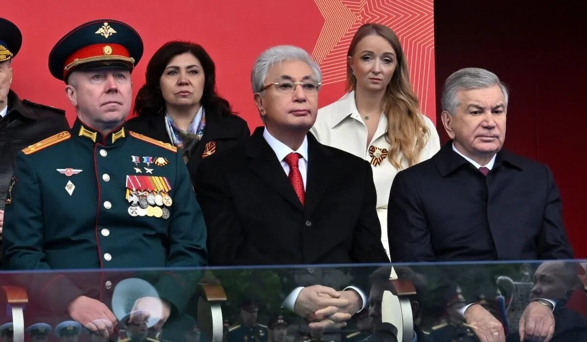 Токаев посетил военный парад в Москве