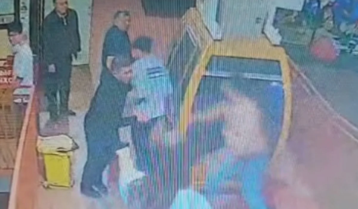 Пьяный дебошир сломал нос оператору колеса обозрения в Уральске (ВИДЕО)