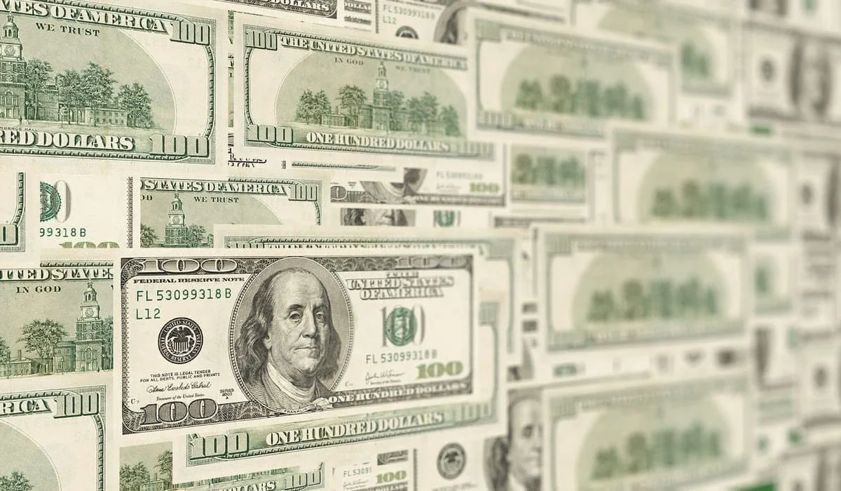 Доллар снова подорожал на KASE: курс вырос до 471,93 тенге