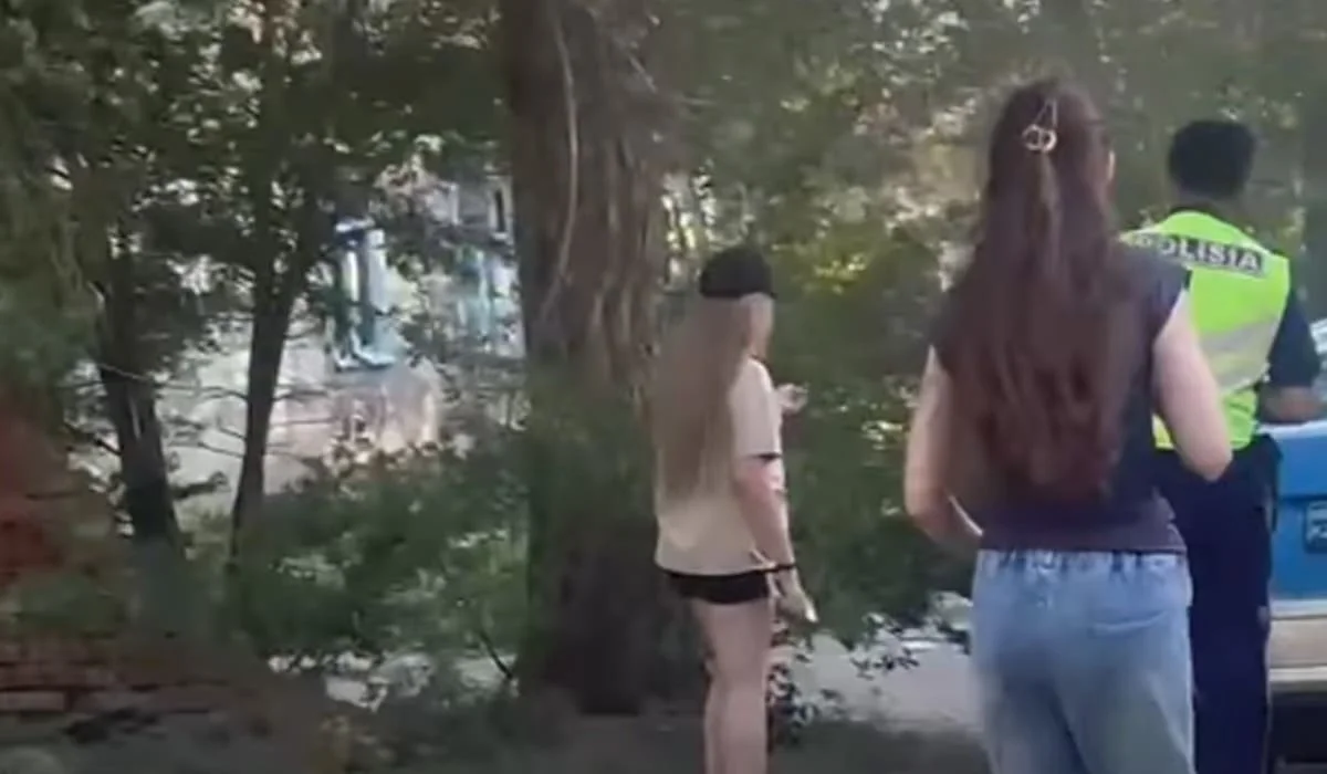 Новорожденного ребенка нашли в пакете в Актобе (ВИДЕО)