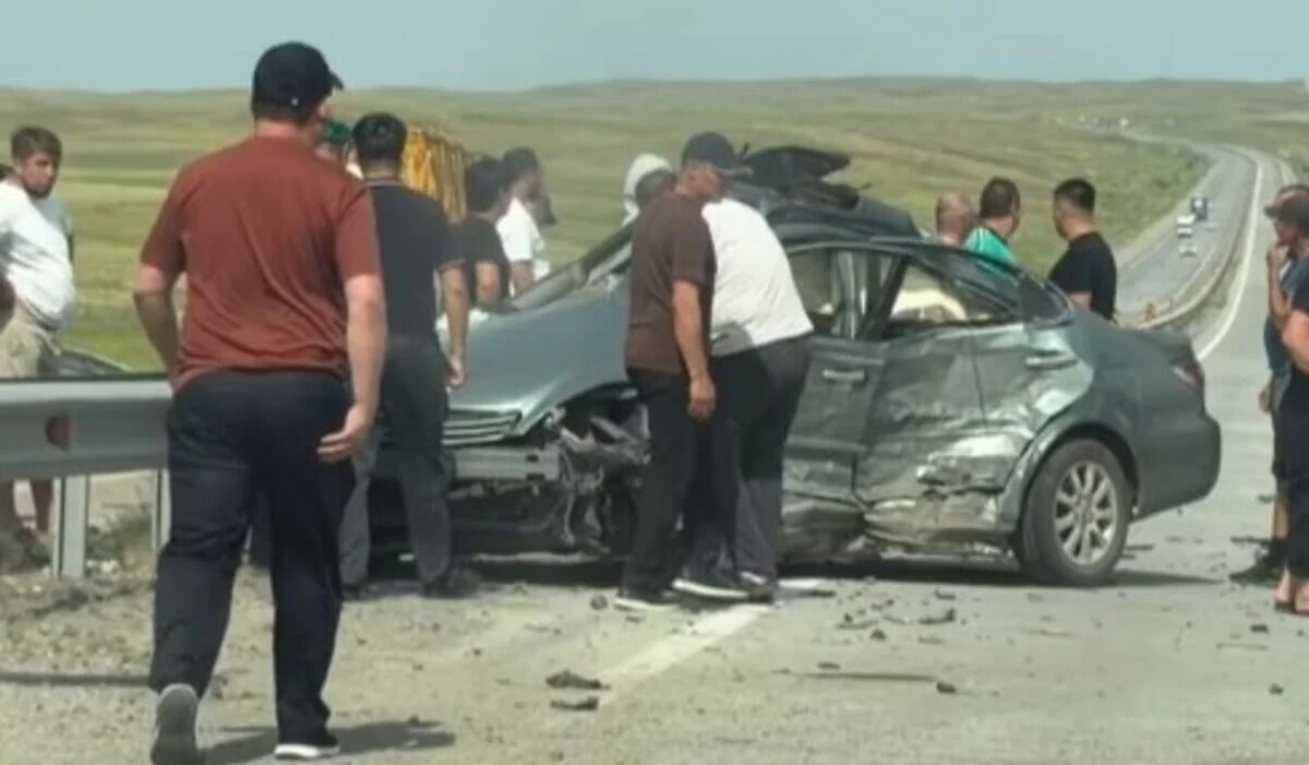 В остановившийся на дороге Lexus врезался Tank 500: страшное ДТП произошло на Кордайском перевале (ВИДЕО)