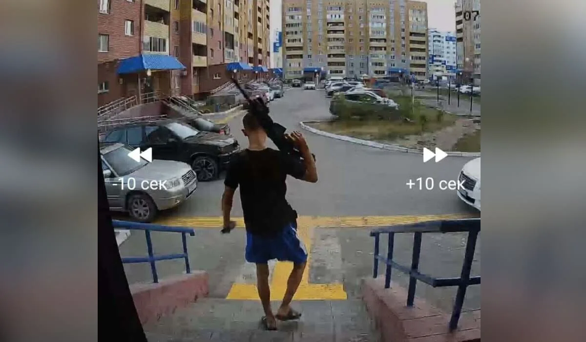 Жители Семея сообщили о ночной стрельбе и угрозах: полиция задержала мужчину с ружьем (ВИДЕО)
