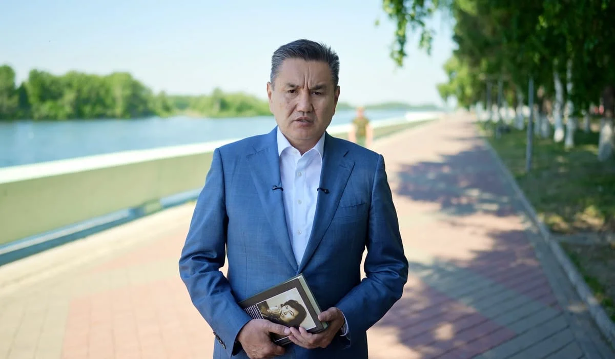 «Читающая нация»: аким ВКО предложил казахстанцам прочитать повесть «Кербұға»