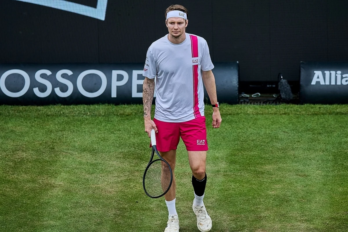 Александр Бублик вышел в полуфинал турнира ATP 250 в Штуттгарте