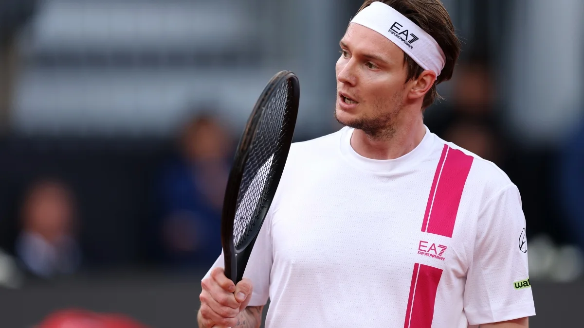 Бублик не сумел пробиться в финал ATP 250 в Штутгарте