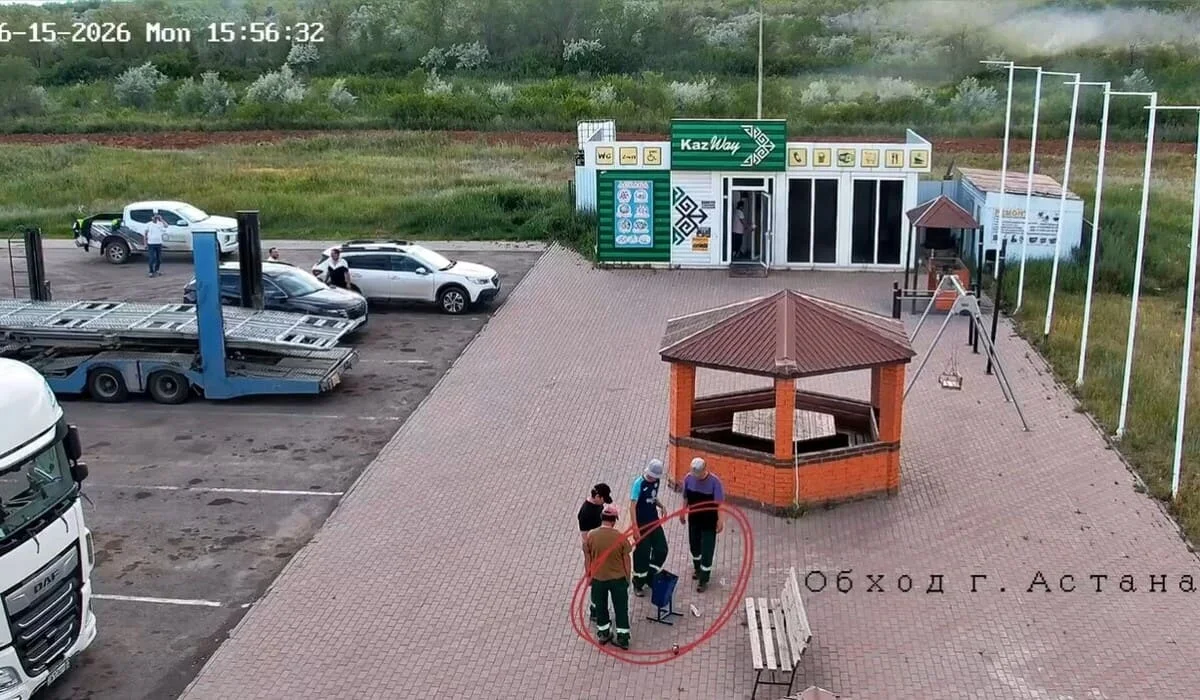 Почему казахстанские трассы превращаются в свалки: «КазАвтоЖол» опубликовал видео