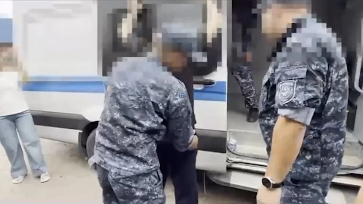 Скрывался 17 лет: в Казахстан экстрадирован глава ОПГ, похитивший 183 млн тенге (ВИДЕО)