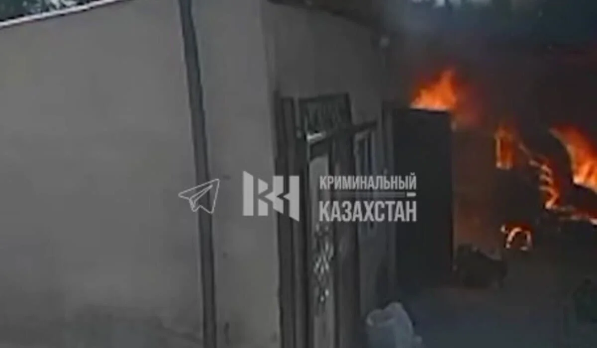 На глазах у своей семьи: в Шымкенте после пожара погибла мать восьмерых детей (ВИДЕО)