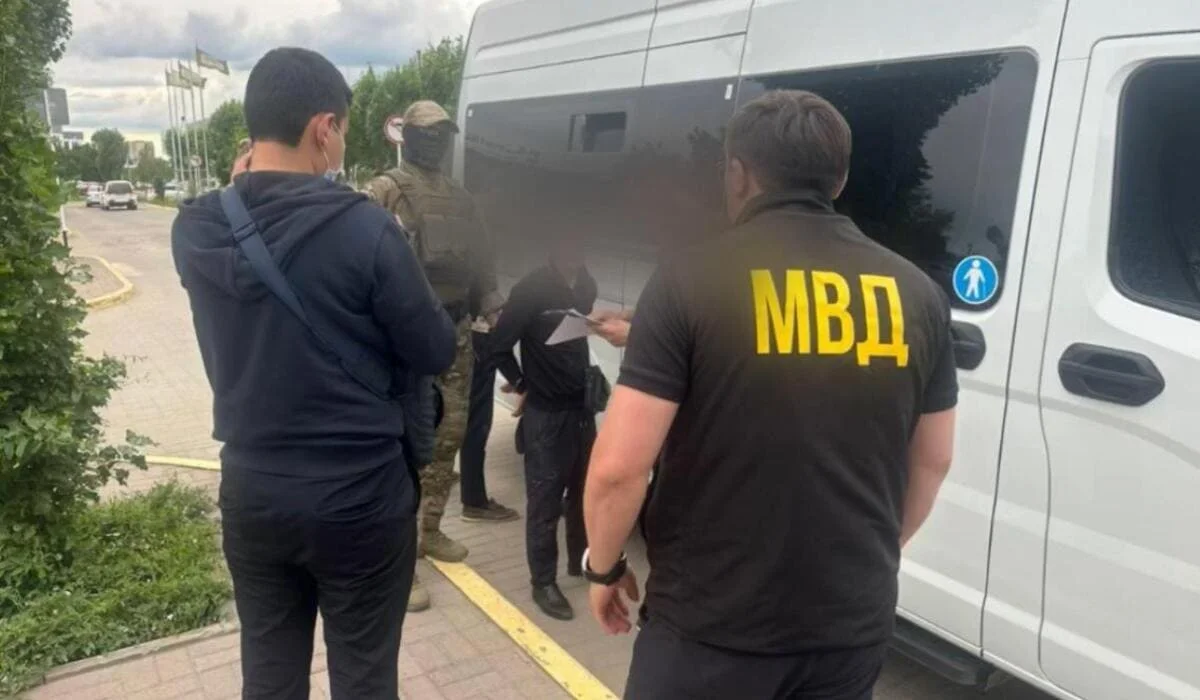 Студент оформил микрокредит под угрозами и отдал деньги вымогателю в Актобе