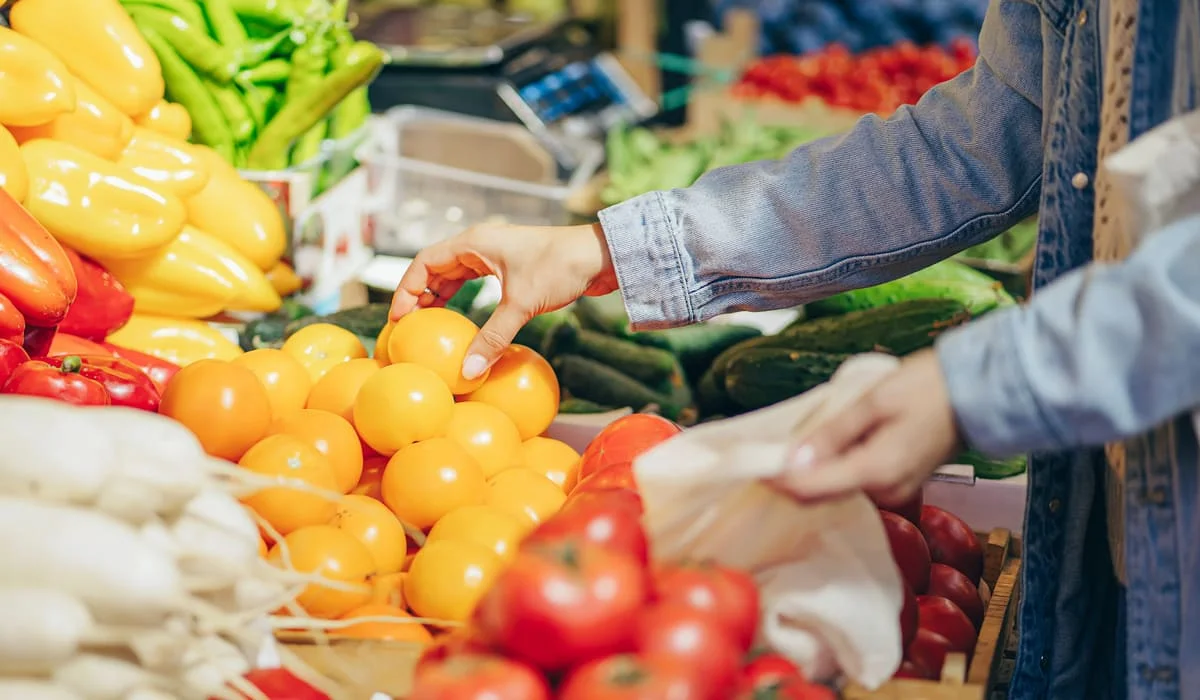 Цены на продукты в Казахстане пошли вниз: что подешевело за неделю