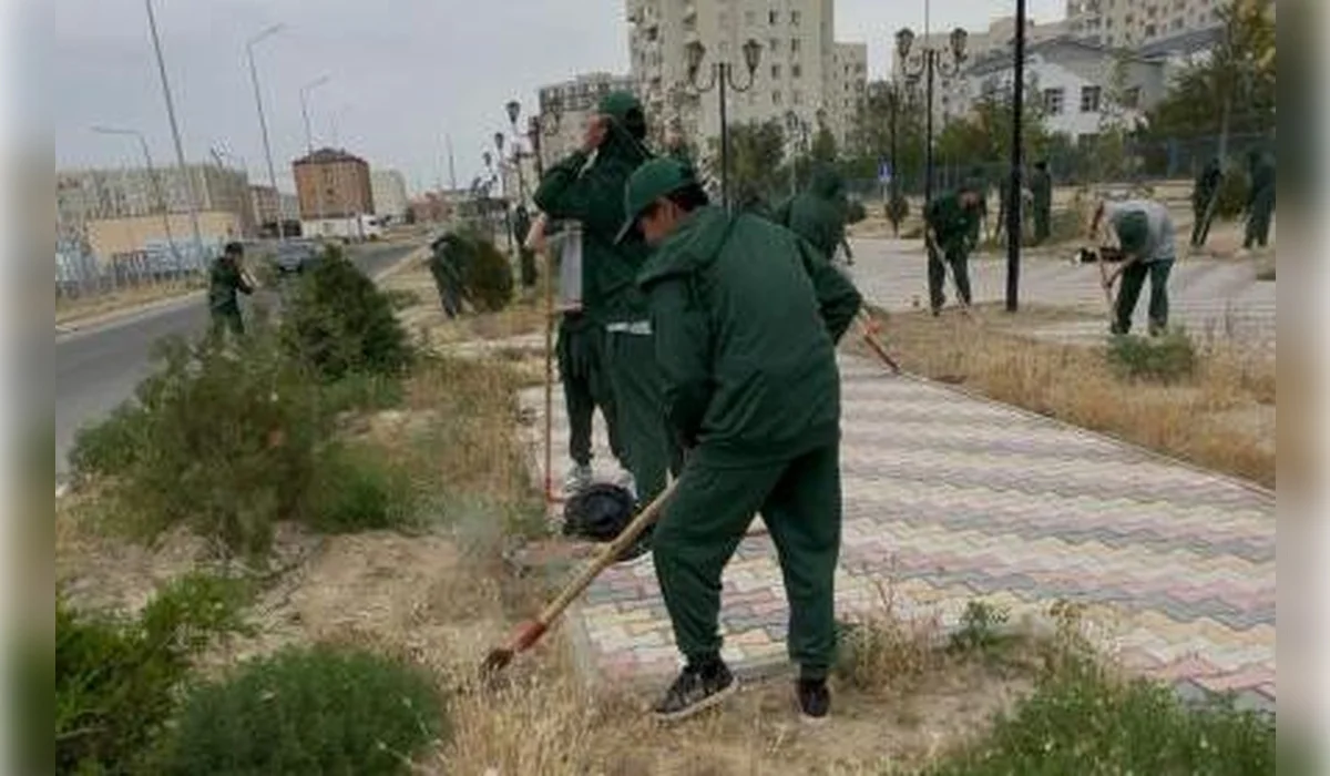 Молодежь Мангистау провела субботник и запустила экочеллендж в рамках «Таза Қазақстан»