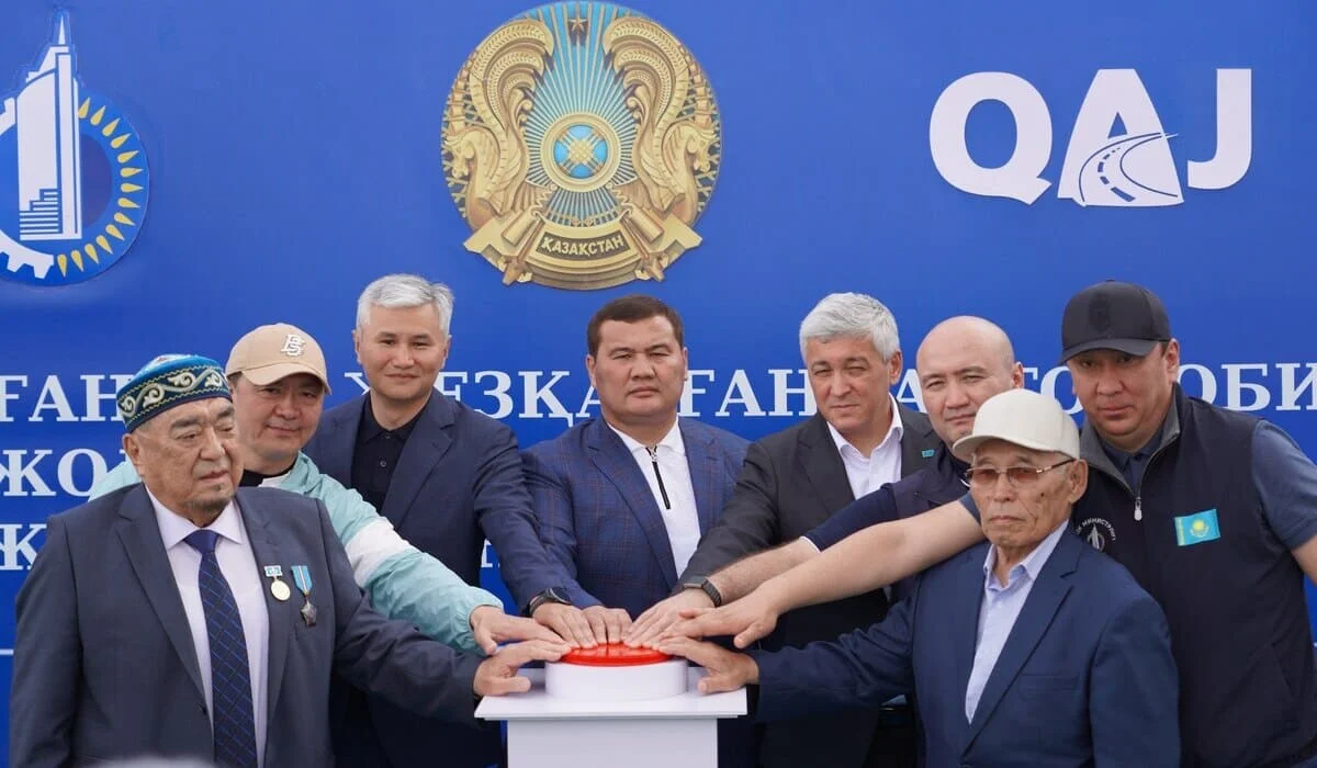 В Казахстане начали реконструкцию трассы Караганда – Жезказган: время в пути сократится на 2,4 часа