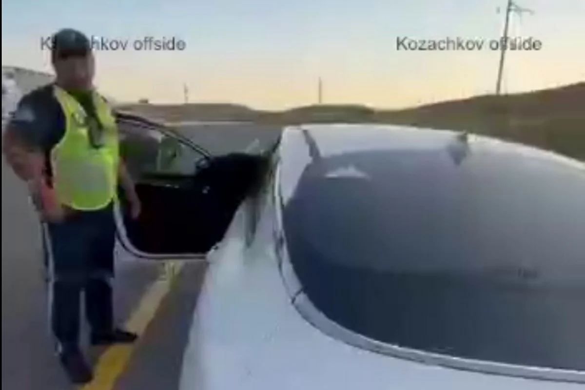 Девушка из авто попросила помощи у полиции: проверку начали в Туркестанской области
