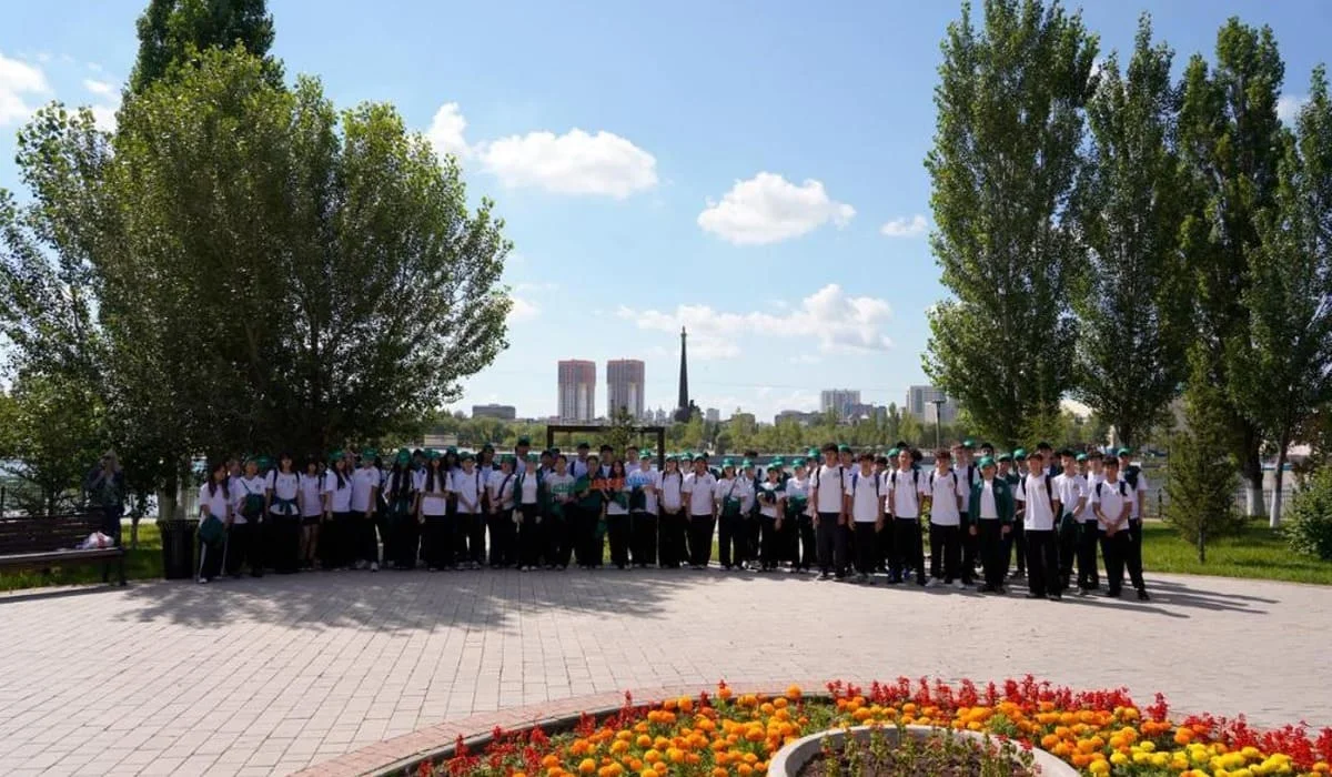 Больше 80 бойцов «Жасыл ел» вышли на экологическую акцию «Таза Қазақстан» в Астане