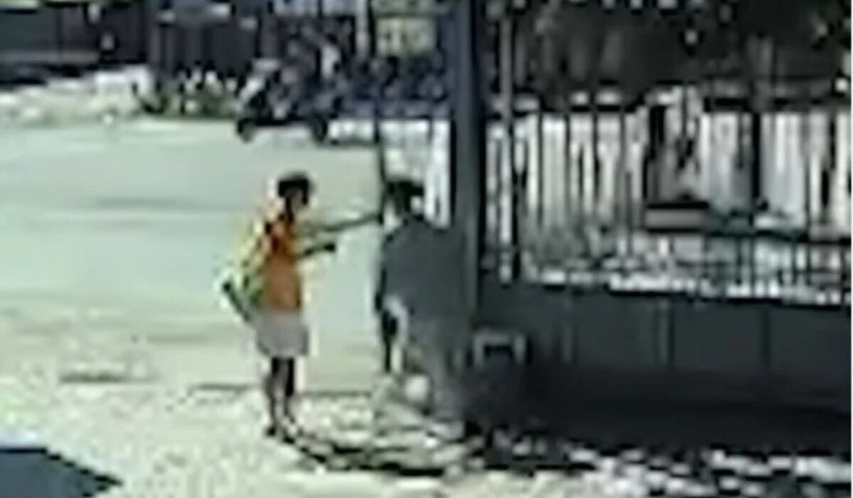 Встреча с двумя незнакомцами дорого обошлась подростку в Алматы (ВИДЕО)