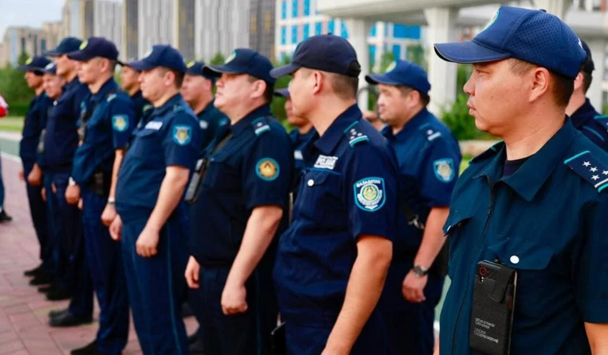 Масштабные рейды стартовали в Астане: кого проверяют в парках и скверах