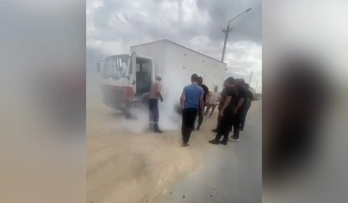 Сотрудники СОБР помогли потушить загоревшуюся ГАЗель в Актау (ВИДЕО)