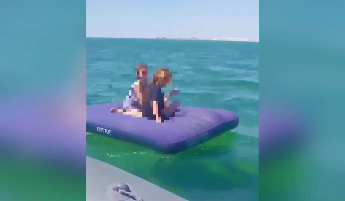 Двух подростков унесло в Каспийское море на надувном матрасе (ВИДЕО)