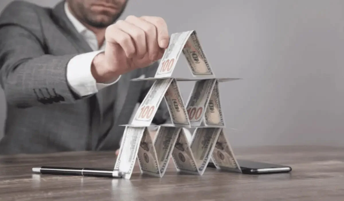 Обещали до 70% прибыли: больше 500 казахстанцев пострадали от финпирамиды HAS