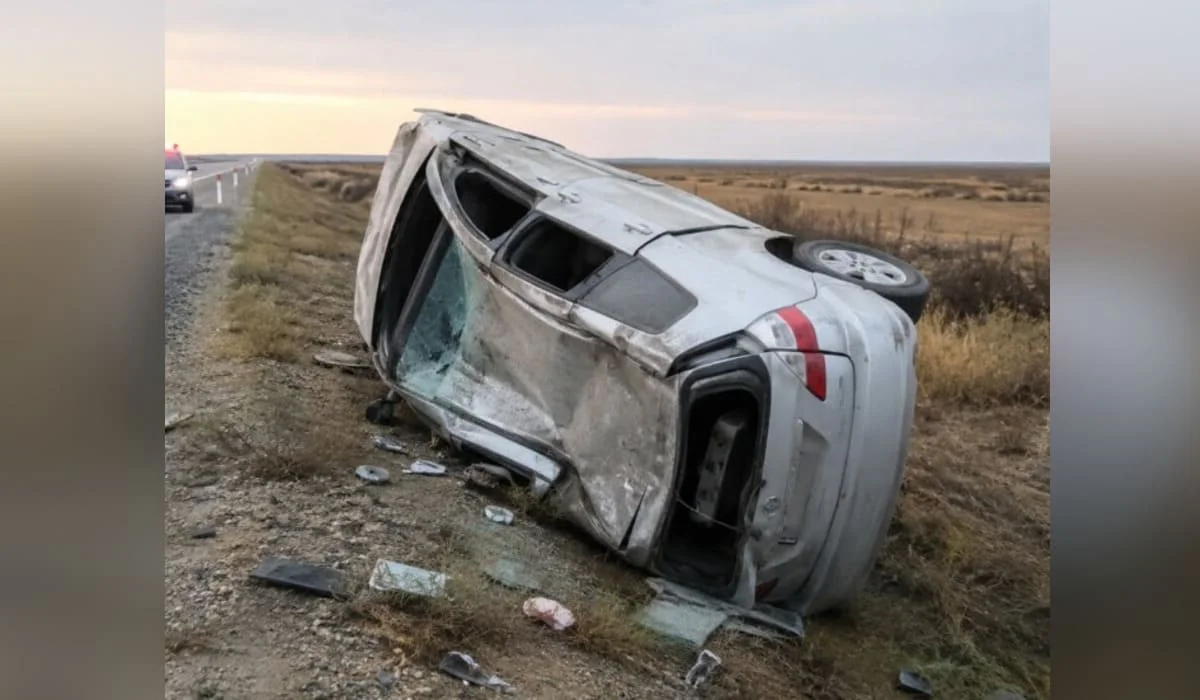 Toyota Ipsum перевернулась на трассе Атырау – Астрахань: погибли три человека