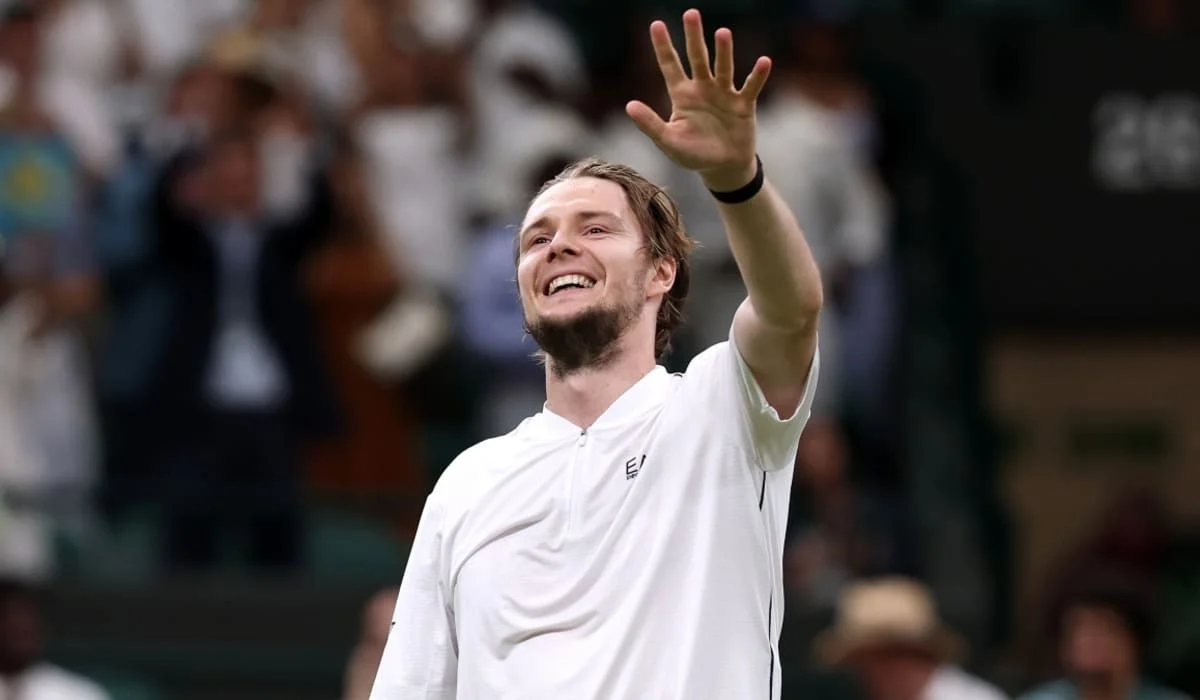 Бублик разгромил француза и вышел в третий круг US Open