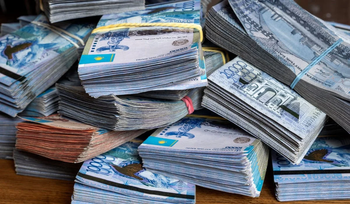 В Астане мужчина получил 4 млн теңге за обещание кредитов на 100 млн