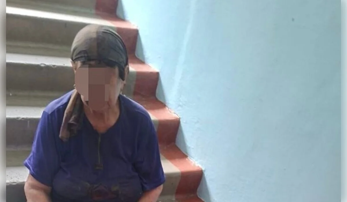 Пожилую женщину спасли из горящей квартиры в Астане