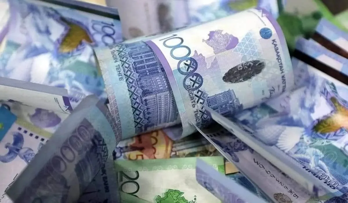 Как два казахстанца заработали на нелегальных займах больше 579 млн теңге