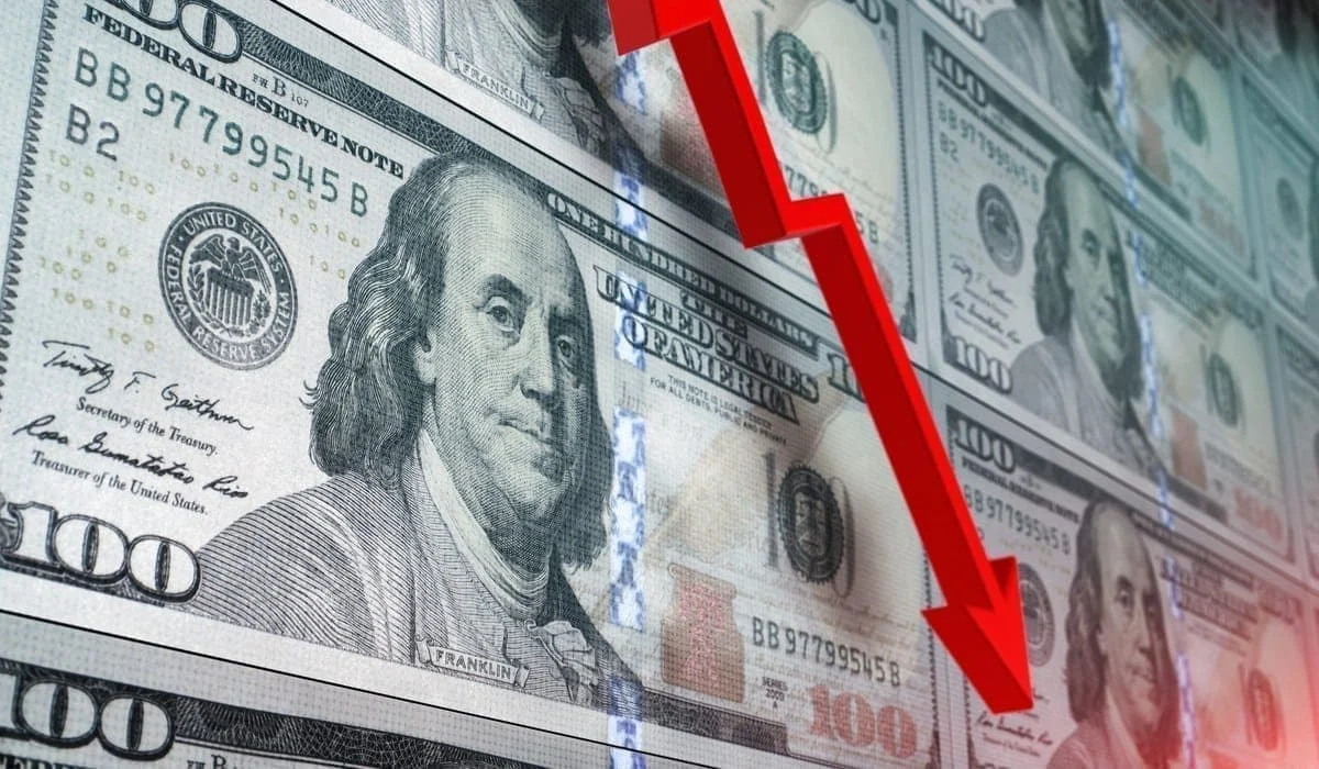 Курс доллара упал до 441 теңге на торгах KASE