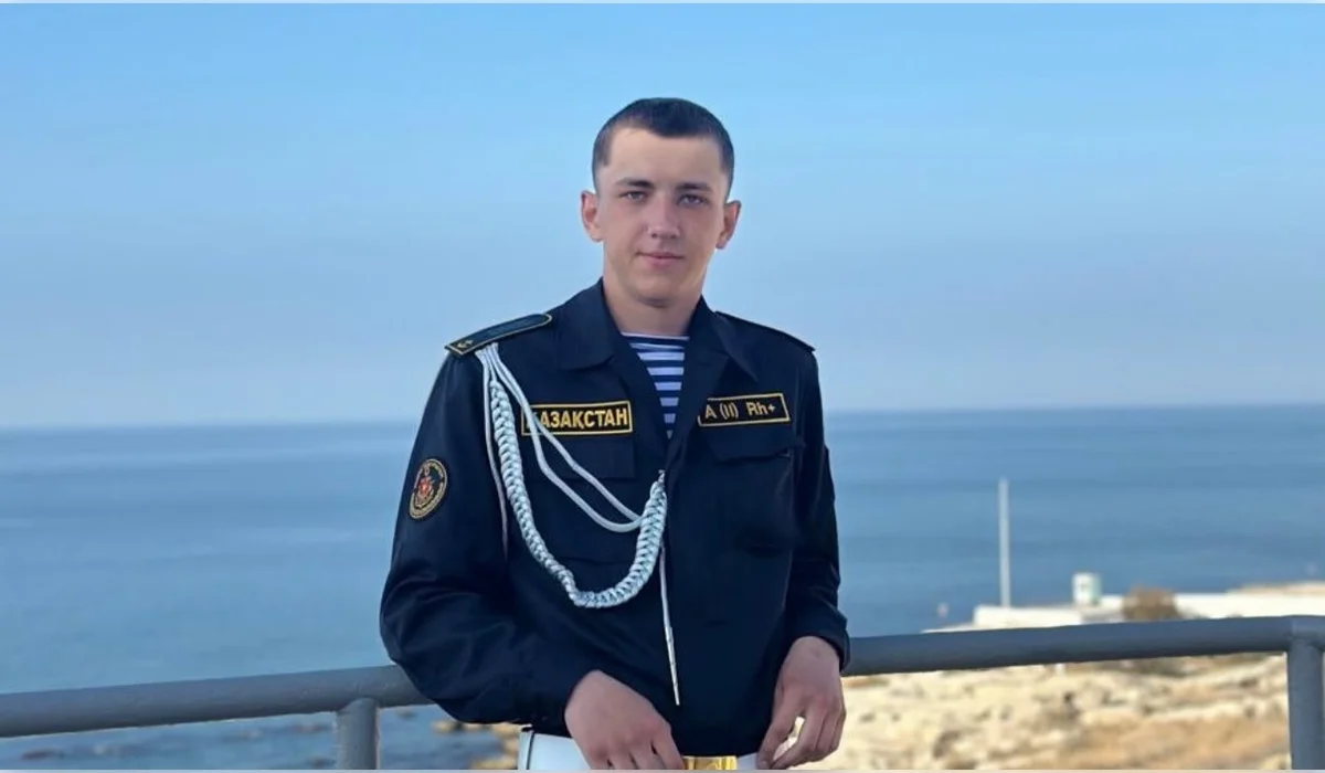 «Он пережил то, что невозможно забыть»: брат выжившего на Каспии военного обратился к казахстанцам