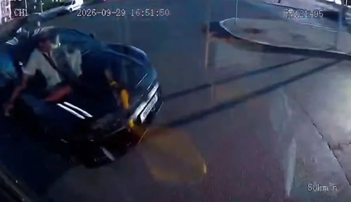 Zeekr столкнулся с автобусом в Астане, 4 человека доставлены в больницу (ВИДЕО)