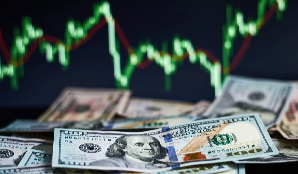 После снижения доллар снова подорожал на KASE