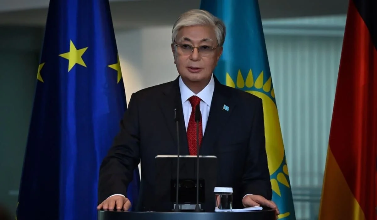 Эксперт: президент делает все возможное для мира и стабильности в Казахстане