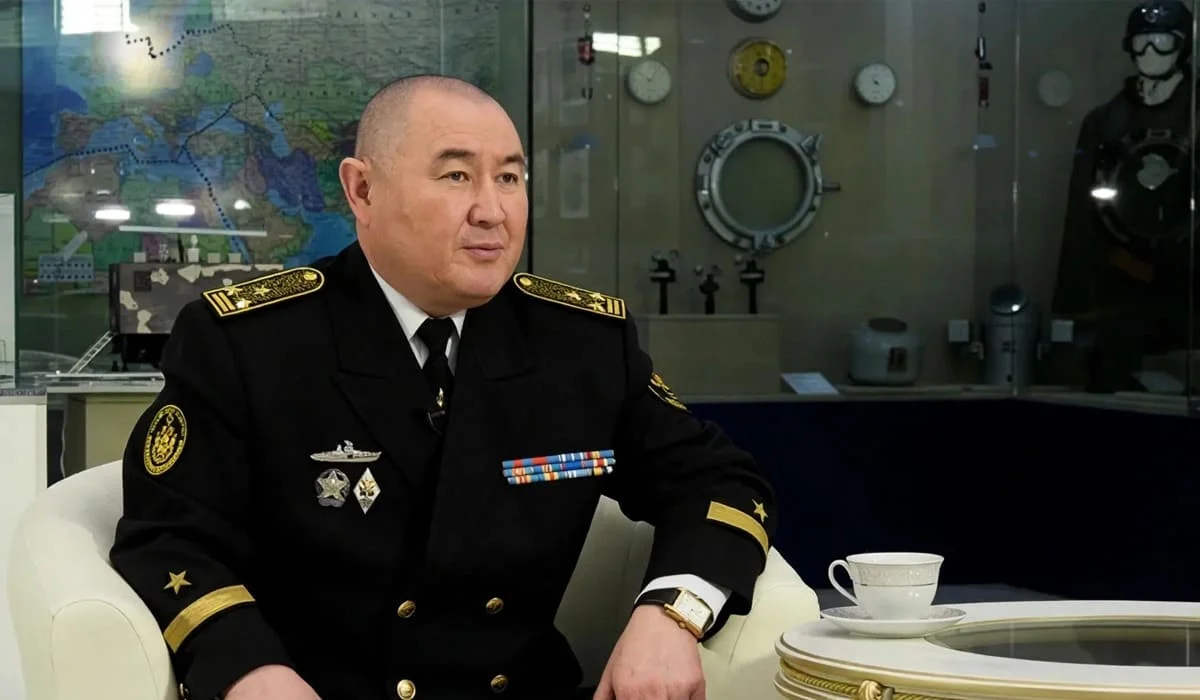 Бывшего главкома ВМС Казахстана арестовали по делу о гибели военных на Каспии
