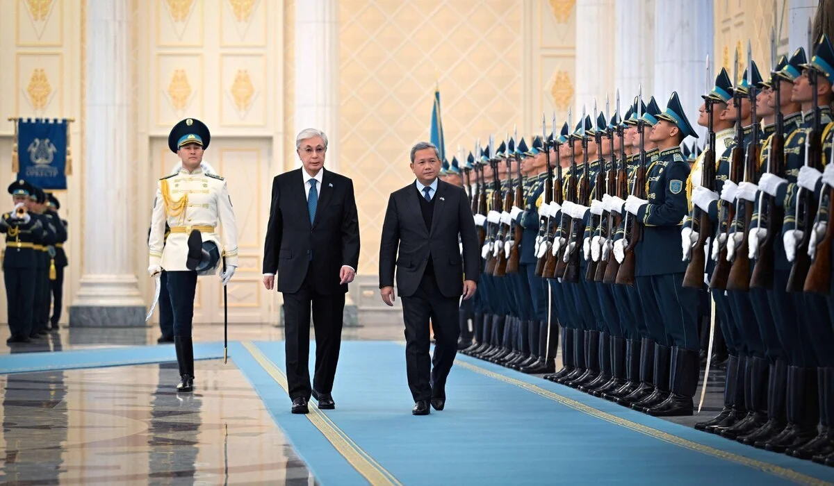 Токаев встретил премьер-министра Камбоджи в Акорде