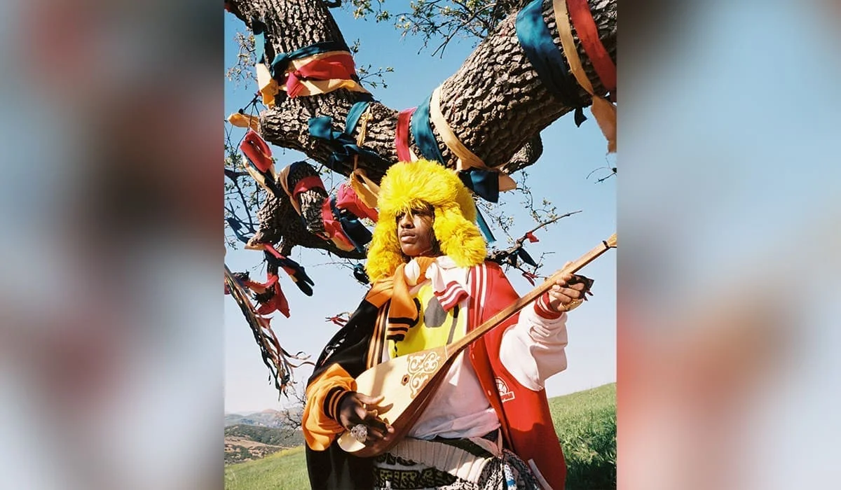Муж Рианны A$AP Rocky сыграл на домбре