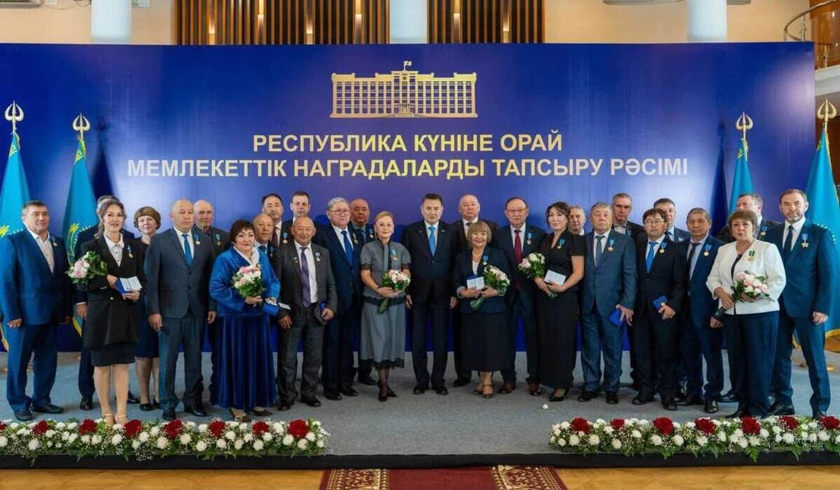 В ВКО ко Дню Республики вручили государственные награды