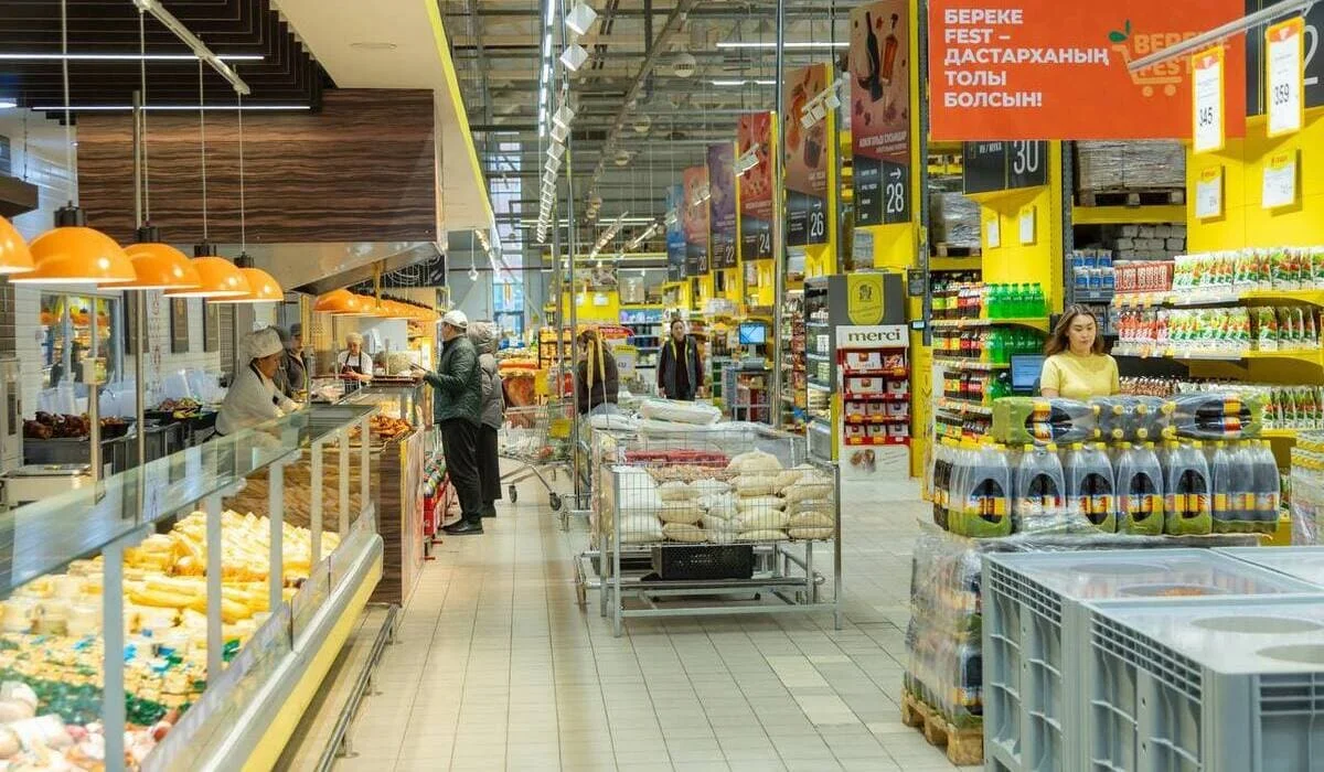 День Республики: где можно купить продукты и другие товары со скидками до 50%