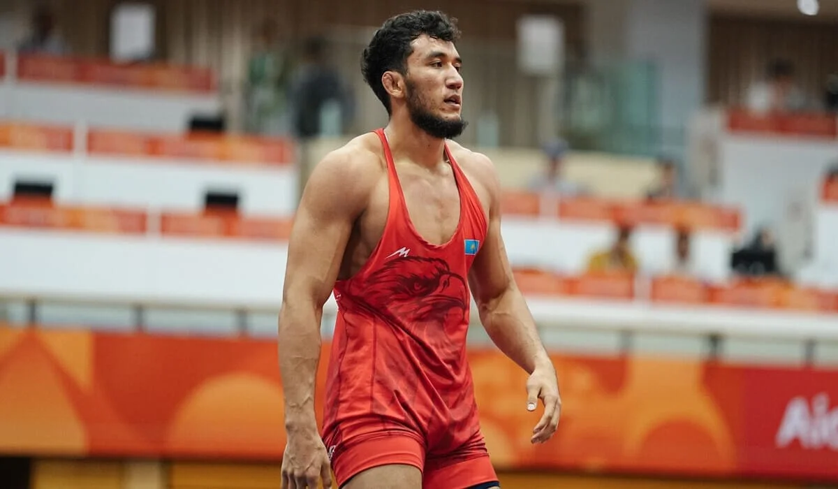 Ризабек Айтмухан проиграл первую схватку на домашнем чемпионате мира