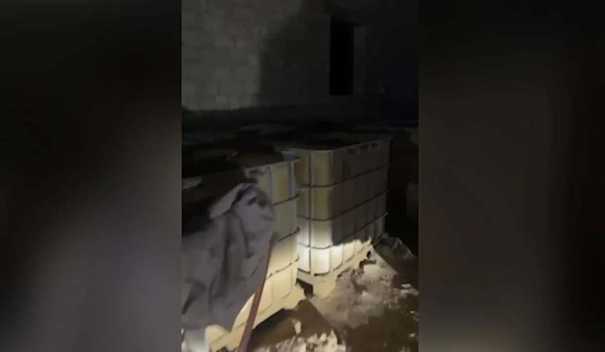 Полицейские и спецназовцы провели операцию в Жанаозене: задержан мужчина (ВИДЕО)