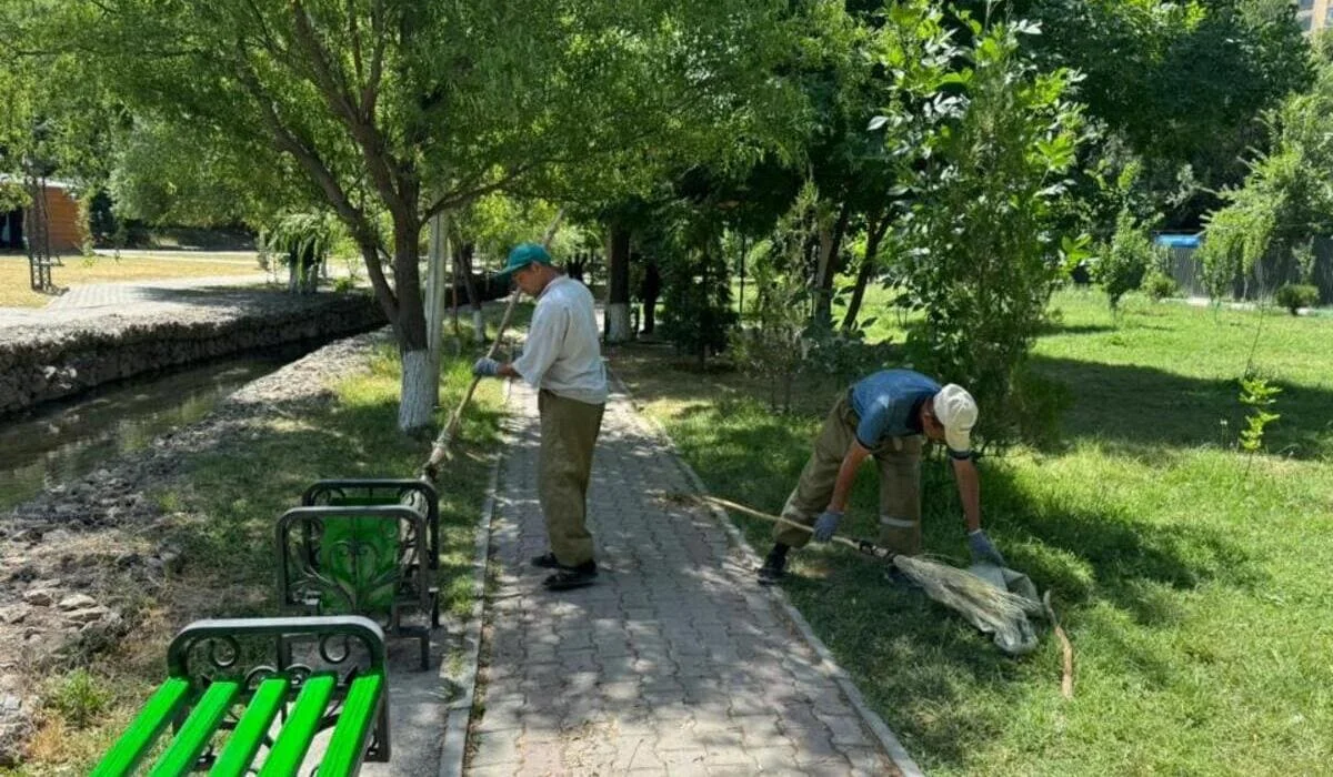 Как борются со сливом бытовых отходов в реки в Шымкенте