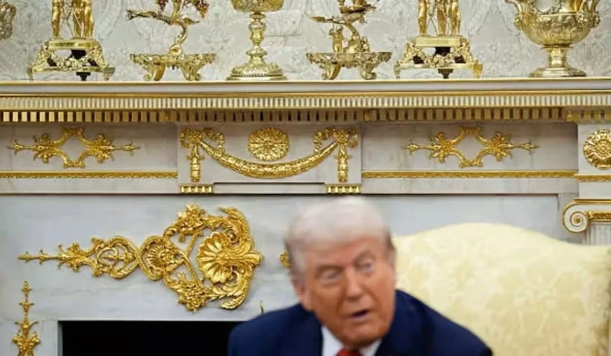 Обама высмеял Белый дом при Трампе из-за обилия золотого декора