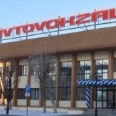 «Сэкономили на переводчике»: казахстанцев рассмешила надпись на автовокзале в Шахтинске