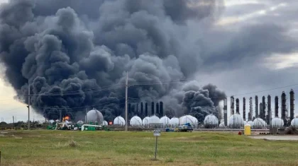 Взрыв на НПЗ: в Техасе идет принудительная эвакуация (фото)