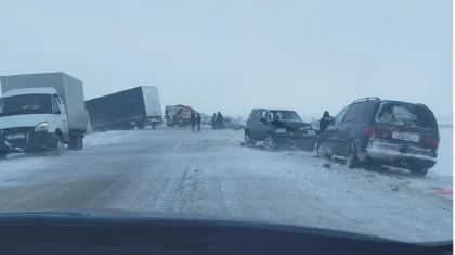 ДТП с участием 11 автомобилей произошло на трассе