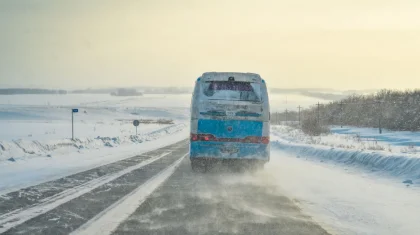 Автобус слетел в кювет в Нур-Султане