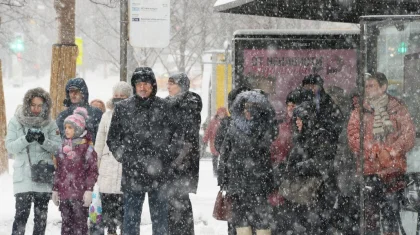 Переполненность общественного транспорта беспокоит алматинцев