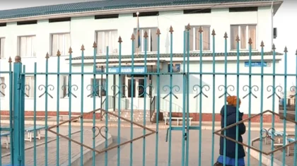 Мужчина проник в школьный туалет: стали известны подробности инцидента