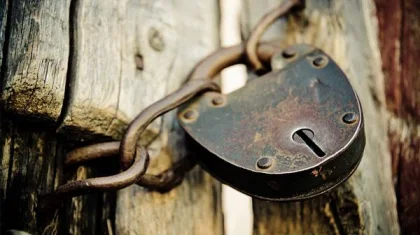 Одежду на 245 тысяч тенге украл со склада житель Акмолинской области