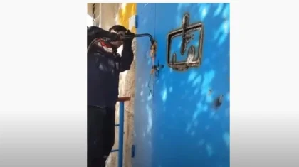 Жильцов изолированного подъезда в Жанаозене выпустили с карантина